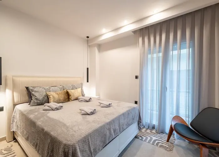 Ladadika Pearl Daire