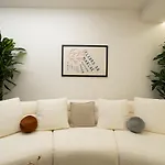 Ladadika Pearl *