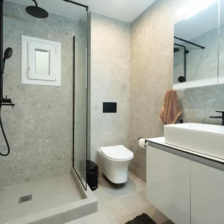 Ladadika Pearl *