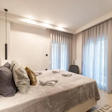 Ladadika Pearl *